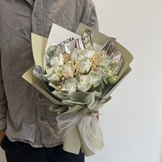 桃園出貨 【2938人收藏】情人節玫瑰花永生滿天星真花花束成品男女朋友閨蜜生日拍照七夕, 轉角愛-初戀告白,創意花束