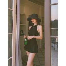 2026新款泳衣女連體保守性感露背網紅時尚泡澡服遮肚顯瘦溫泉游泳