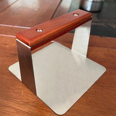 臺灣出貨 新款神器圓形方塊平底壓餅器手壓式商用鐵闆魷魚壓闆蔥油餅壓餅器, 1個, 木把手按壓餅器(方形) 14cm