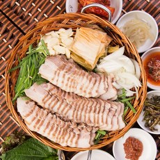 냉동 늘바른 보쌈수육 500g+신송 깔끔한 배추된장국10g(블럭), 1세트, 510g