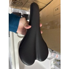 自行車座 R9 原裝配件, 如圖所示, 1個