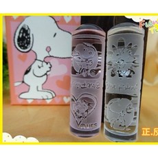 SNOOPY 招財黃史努比玻璃水晶印章 (含刻章 水晶內外雕印章) 肚臍章 開運印章 印鑑章 情人節禮 結婚印章, 1個, 藍紫色款史努比
