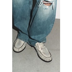 ZARA 주름 디테일 레더 로퍼 - 화이트 3509/710/850 660017
