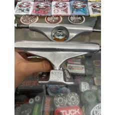 independent 因地 indy 滑板進口橋 139mm 鍛造底座 鈦合金橋, 如圖所示, 1個