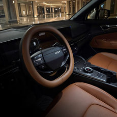 2026 스포티지 하이브리드 투톤 가죽 핸들커버, 블랙