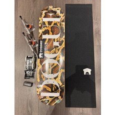 doggies 滑板 全新基礎款整套 板面, 如圖所示, 1個