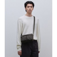 무신사 스탠다드 MUSINSA ANDARD AVR 듀얼 포켓 미니 크로스 백 건메탈