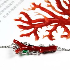 天磨 紅珊瑚枝形項鍊 點綴鋯石與綠寶石, 1個