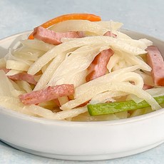 [엄마의행복한부엌] 국민반찬 햄감자야채볶음 (국내산 돈육으로만 만든 햄 사용), 1개, 330g