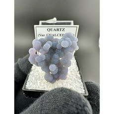 The Crystal Circle 印尼紫葡萄玉髓微型礦物礦標 收藏擺飾, 1個