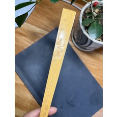 雕刻摺扇, 如圖所示, 1個