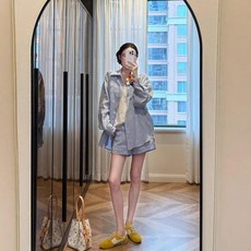 藍色襯衫短褲兩件套, 藍色