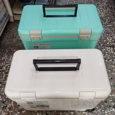 SHINWA 伸和 HOLIDAY LAND冰箱 - 露營/海釣/船釣適用 (17L/22L/27L/33L 白色/水藍色), 1個, 22L 白色