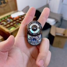 暴躁兔 兔子封晶 加工帖 帶夜光 有刀墜的可免費幫忙編織 承接各種 推牌 陀螺鑲嵌封晶 材料裁切採用高精度鐳射機切割, 如圖所示, 1個