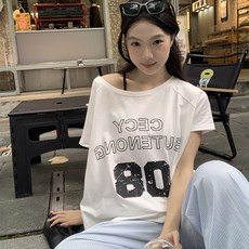 레트로 스타일의 여유로운 디지털 프린트 오프숄더 루즈핏 티셔츠 여성용 반소매 오프숄더 상의