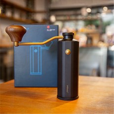 Minos手搖磨豆機 雙軸承外調式 不銹鋼刀盤 高精度手搖磨豆機 中階手磨新選擇『歐力咖啡』, 黑金, 1個