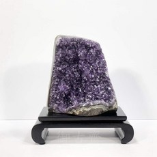【御古齋】精選天然 烏拉圭 紫水晶 紫晶鎮 紫晶片 深邃紫 聚寶聚氣 強磁場 桌上裝飾 風水開運擺件 附座 1118, 紫, 1個