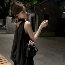 프렌치 블랙 민소매 쉬폰 탑 여성 여름 끈나시 디자인 감성 상의