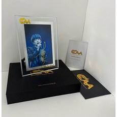趙雷親簽 趙雷簽名照 附證書與正品驗證卡 玻璃裱框禮盒裝, 3, 樣式