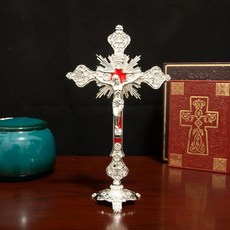 가톨릭 교회 십자가와 작은 예수 조각상 정교하게 조각된 무늬 기도 정교회 십자가 선물