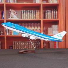 飛機模型 帶輪子帶燈仿真飛機模型1:150荷蘭航空波音747民航客機裝飾擺件 航模客機 仿真原型機 航空模型, 1個, 標配版（帶輪子不帶燈）