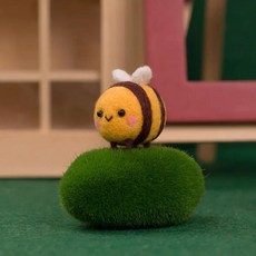 동물 꿀벌 양모 펠트 수제 크로스 오마모리 뜨개질 선물 연인 쥬얼리 장식품, 색상: 1. 1, 1개