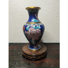 銅胎掐絲琺瑯 花鳥紋瓶 景泰藍 高15釐米, 如圖所示