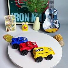 超繪玩 爬牆磁吸慣性汽車 兒童益智玩具車, 1個, 磁吸爬鐵牆小汽車 款式顏色隨機（7*4*