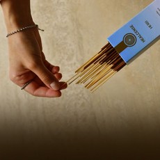 불스원[2+2이벤트]힐센스 명상 심신안정 적은 연기량 가루날림 없는 인센스 스틱 샌달우드, 샌달우드 2+2 (총 4개)