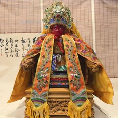 巨匠工廠臺版刺繡新款神明披風粒仔鱗龍袍珠子亮片款式凸繡手工刺繡加厚, 橙色（帶奉帽）,1尺6（衣服高度48厘米）, 1個