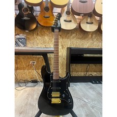 JET GUITAR 電吉他 JS400BK 黑金 烤楓木 高cp值 入門款 送調音器/袋子/PICK/背帶, 1個