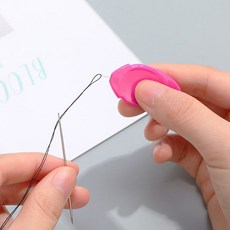 現貨熱銷 203粗線 縫衣線 牛仔線 縫紉線 服裝線 縫補線 手縫線 手工被子線 牛仔褲縫紉線, 1個, 穿線神器【1個】顏色隨機