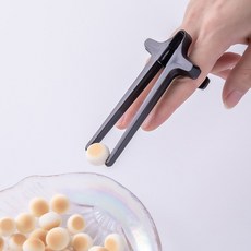 1PC 게으른 손가락 젓가락 게임 더러운 손 없이 간식 클립 브러시 비디오 먹기 음식, 01 Black