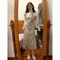 살구색 도트무늬 여성용 여름 입체 허리 라인 힙 라인 롱 원피스