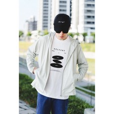 夏季必備超涼感防曬外套，五色可選，輕薄透氣，有效阻擋紫外線，戶外運動休閒必備