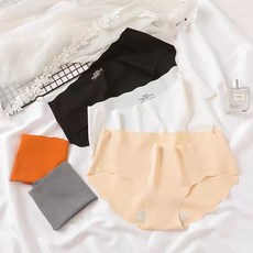 ᴅ.ʏ sʜᴏᴘ/【台灣 】涼感無痕超彈性女內褲 孕婦內褲 超好穿 彈性超大 無痕設計 舒適材質 冰涼感舒適