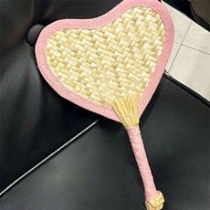 台灣出貨 小紅書同款愛心扇子 成品串珠掛墜竹編包邊夏季網紅桃心編織拍照手扇 手工扇子 編織扇子 小紅書扇子 手扇, 粉色愛心蒲扇(無鑽), 1個