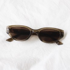 오벌형 캣츠아이 긱시크 뿔테 선글라스 UV400