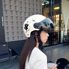 限時熱賣 在臺有貨3c認證電動車頭盔女款電瓶車安全帽四季通用摩托車半盔夏天小貓咪, 802-米白/小黑貓【3C認證】,透明-長鏡