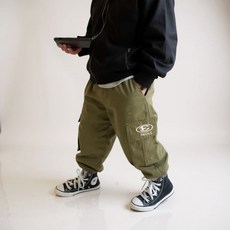 Fun童裝 軍綠工裝褲 秋冬中性休閒長褲 防風耐磨寬鬆褲 街頭韓風 (5-17號)