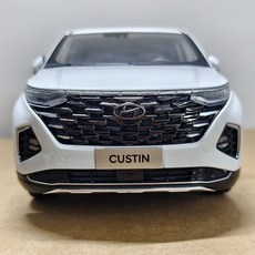 HYUNDAI CUSTIN 1:18 合金模型車 收藏 送禮, 1個