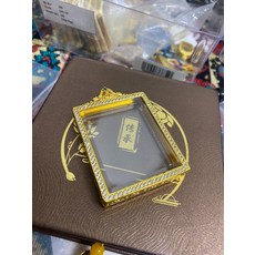 雙面唐卡嘎烏盒 銅鑲鋯石雙面鋼化玻璃, 如圖所示, 1個