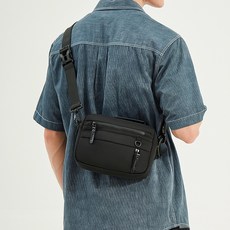 休閒多隔層斜挎包, 黑色