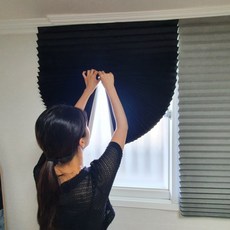 창문 빛차단 셀프시공 부직포 암막블라인드 접착식 커튼 블랙