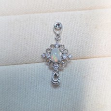 晶寶水晶 歐珀歐泊吊墜，天然水晶吊飾，精緻項鍊，時尚配飾#D071