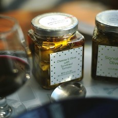 [수제 올리브절임 마리네이드] 간단한 와인 안주 비건 샐러드드레싱 파스타소스, 1개, 올리브 with 치즈 & 썬드라이 토마토, 270g