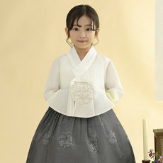 Gaon Hanbok Yeogukhwadang 的兒童韓服套裝 AW179
