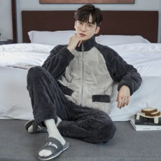 男士法蘭絨睡衣套裝 加厚保暖拉鍊家居服 秋冬長袖家居服, 兔紋拼接灰色豎領【男款】, L【100-120斤】