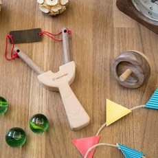 木匠兄妹 台灣製 懷舊木作童玩戰鬥組：彈弓與陀螺 經典玩具禮物, 1個