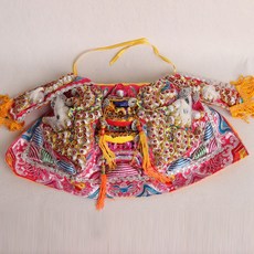 Wendy 刺繡龍鱗媽祖王爺關公神衣，凸繡浮龍粒仔鱗衣，披風結緣, 1個, 紅色8臺寸衣高24公分粒仔衣